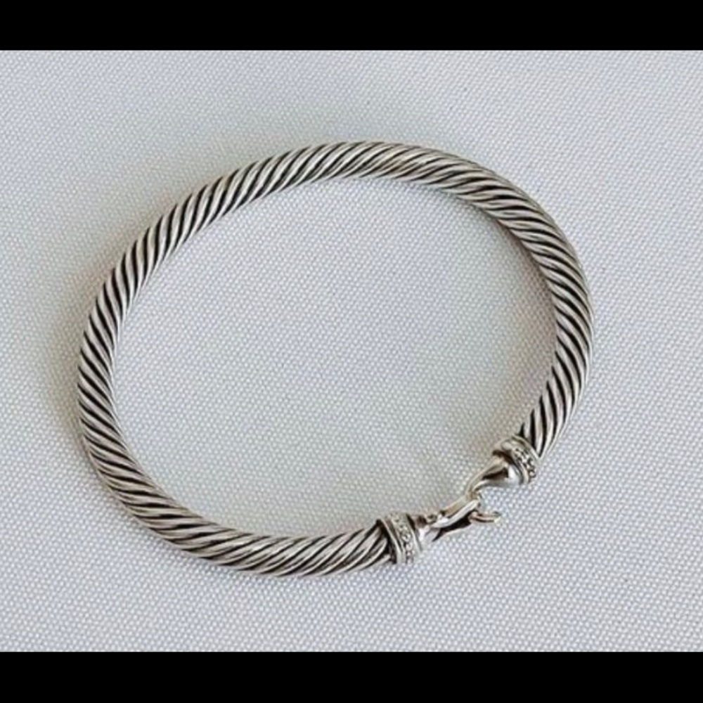 David Yurman Buckle Bracelet with diamonds. Excellent condition . Rarely worn.